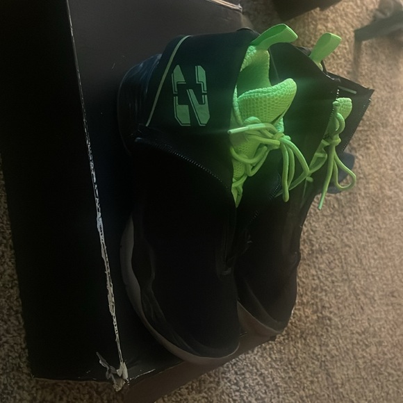 Air Jordan XX8 - Picture 2 of 3